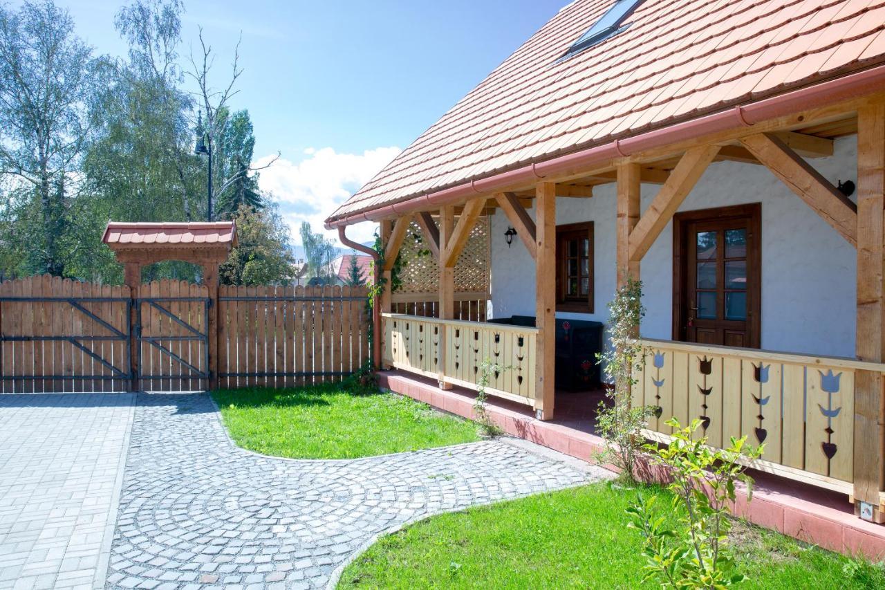 Pepi Vendeghaz - Casa De Oaspeti Pepi Joseni  Ngoại thất bức ảnh